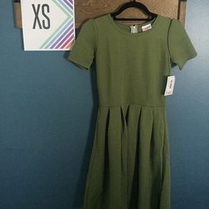 NWT XS LuLaRoe Amelia dress